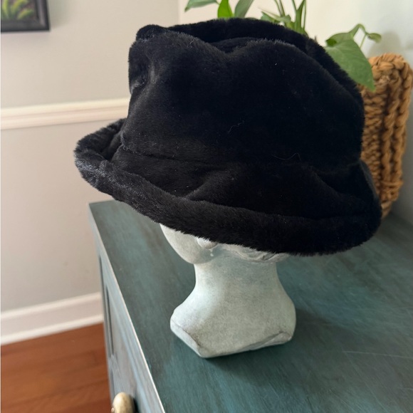 Black Faux Fur bucket hat Cossack style hat. Adjustable inside strap - Picture 2 of 6